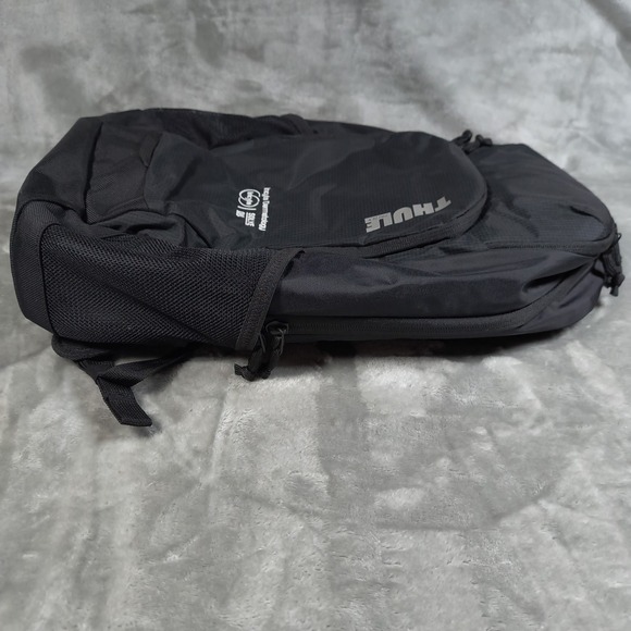 Thule Achiever Backpack Black 15in Laptop Travel Commuter Padded 24L Capacity - Picture 9 of 16